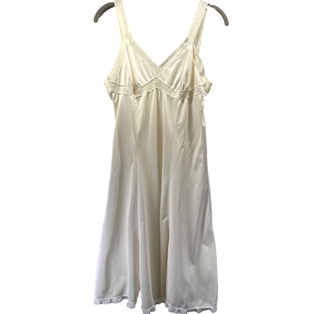 Vtg‎ Babydoll Slip Dress 36 / 14 Solid Ivory Lace Trim Seamed Fitted 100% Nylon